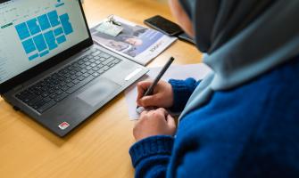 Een werkdag uit het leven Latifa, toeleider bij PIN 